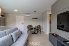 Basic Apartment | Living area