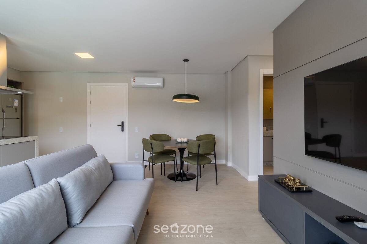 Basic Apartment | Living area