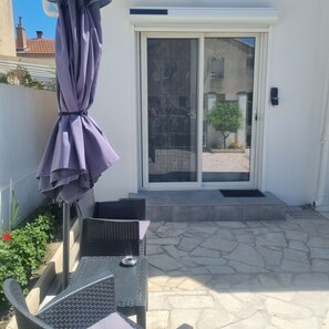 Terrace/patio - Studio 30 meters, close to marina (Port-Saint-Louis-du-Rhône)