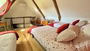 4 bedrooms, desk, iron/ironing board, travel cot