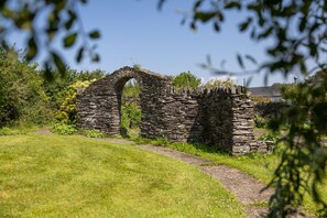 Property grounds - Cowslip at Gorslwyd - Sound Retreat (Aberporth)