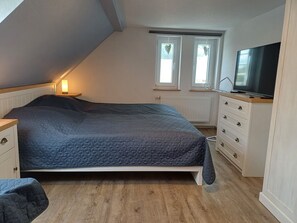 4 Schlafzimmer, Bügeleisen/Bügelbrett, WLAN, Bettwäsche