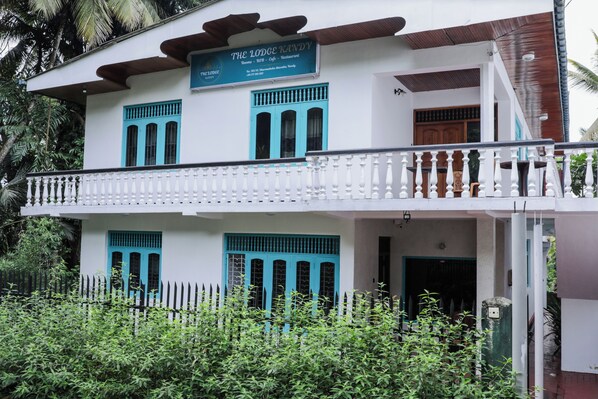 Basic Double Room, Garden View | Iron/ironing board