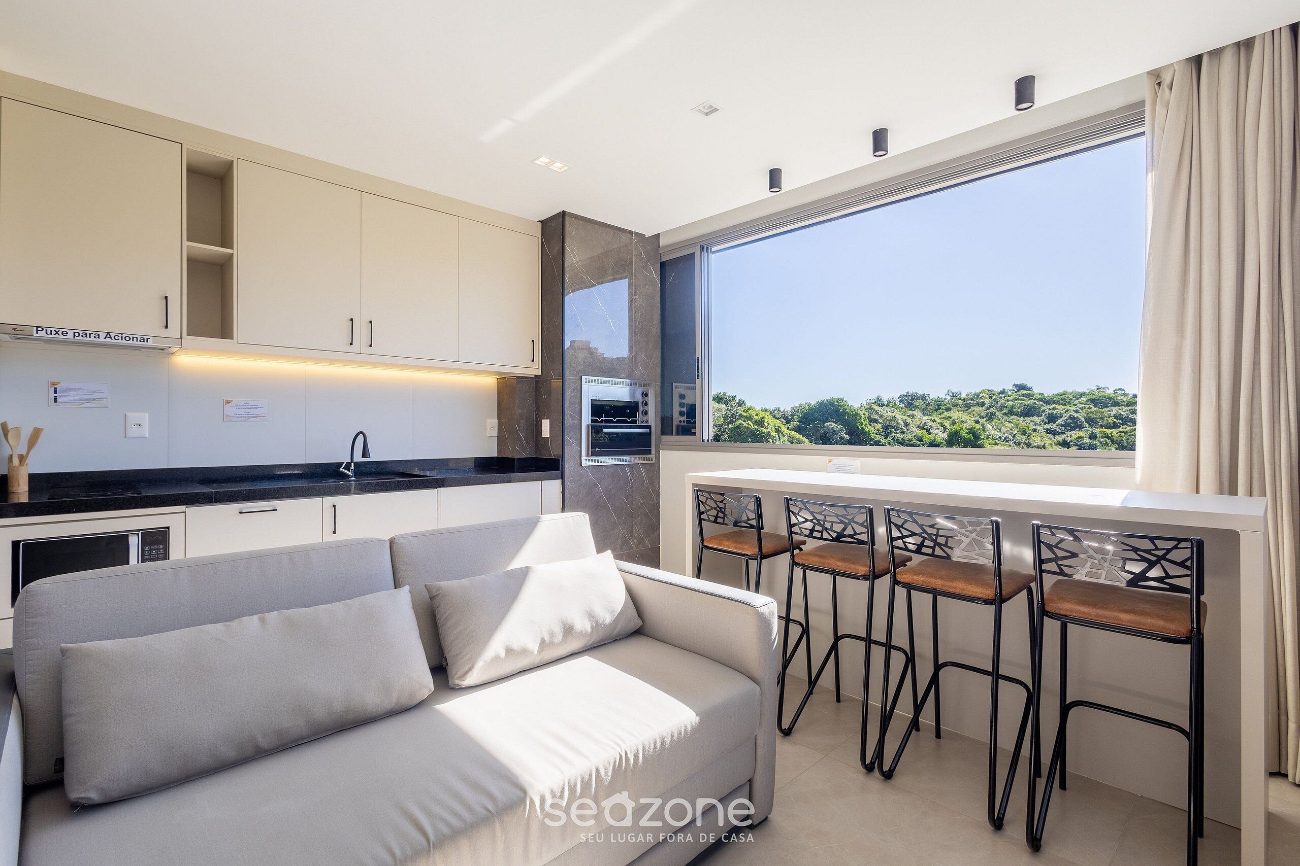 Basic Apartment | Living area