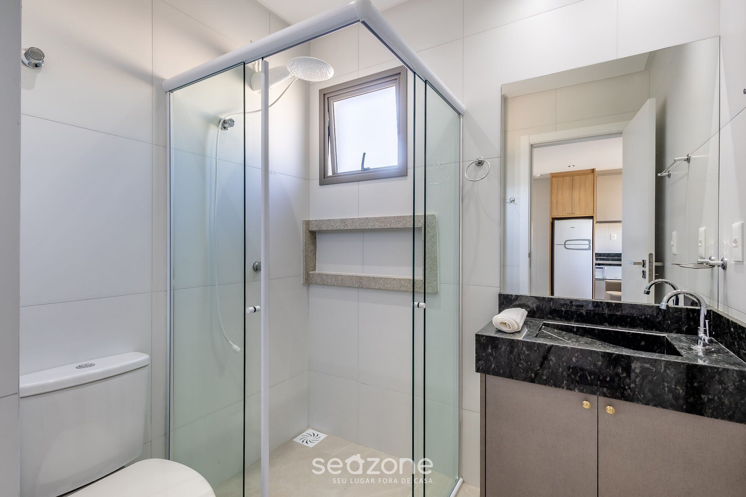 Basic Apartment | Bathroom