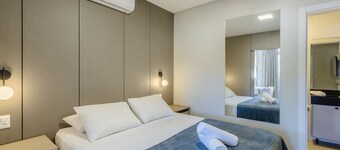 Your Exclusive Stay With Pool and Jacuzzi Just 500 Meters From the Beach - ELF