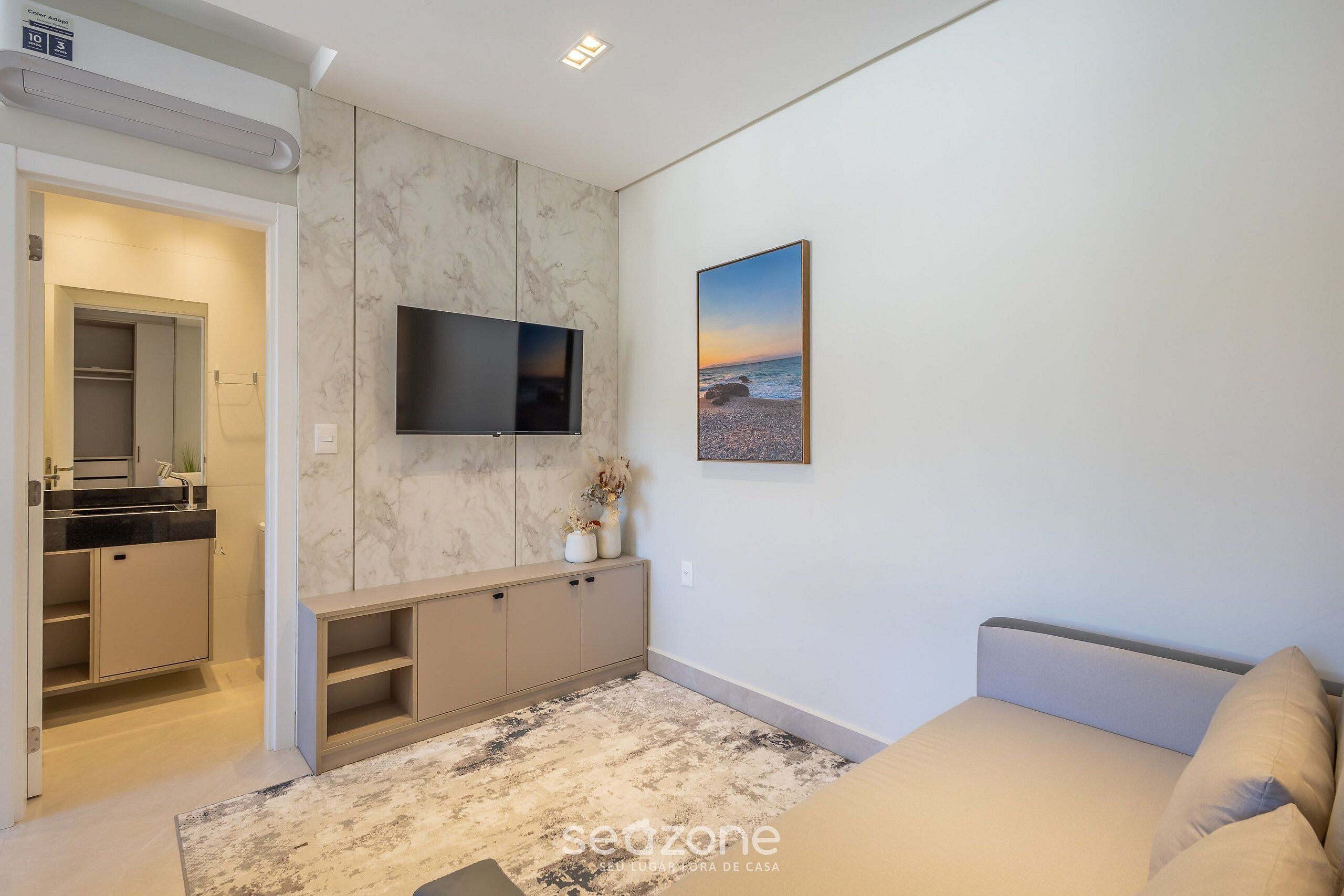 Basic Apartment | Living area