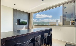 Basic Apartment | Dining - Your Exclusive Stay With Pool and Jacuzzi Just 500 Meters From the Beach - ELF (Bombinhas)
