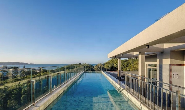 Basic Apartment | Pool | Outdoor pool - Your Exclusive Stay With Pool and Jacuzzi Just 500 Meters From the Beach - ELF (Bombinhas)