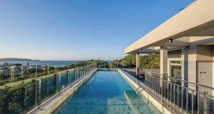 Your Exclusive Stay With Pool and Jacuzzi Just 500 Meters From the Beach - ELF