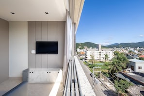 Property grounds - Your Exclusive Stay With Pool and Jacuzzi Just 500 Meters From the Beach - ELF (Bombinhas)