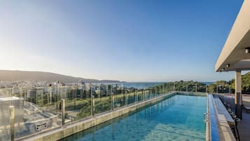 Departamento básico | Alberca | Alberca al aire libre