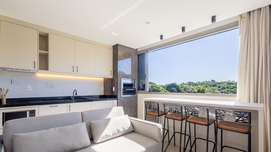 Your Exclusive Stay With Pool and Jacuzzi Just 500 Meters From the Beach - ELF