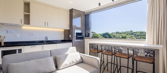 Your Exclusive Stay With Pool and Jacuzzi Just 500 Meters From the Beach - ELF