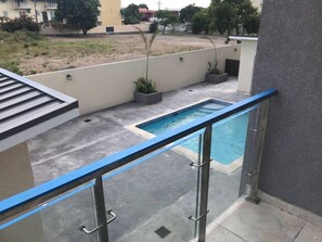室外游泳池