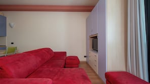 Appartement (2 Bedrooms) | Coin séjour | Télévision