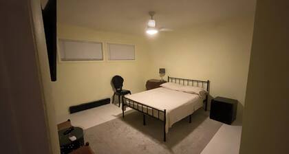 Cozy 1-bedroom only in shared apartment with AC, WiFi in welcoming Norfolk