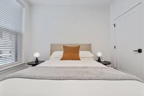 1 chambre, fer et planche à repasser, accès au Wi-Fi (inclus)