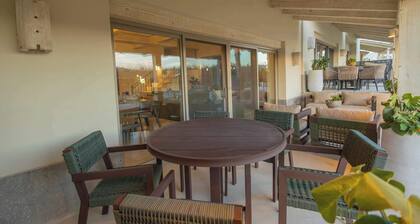 Townhouse 4BR Pueblo Parvada