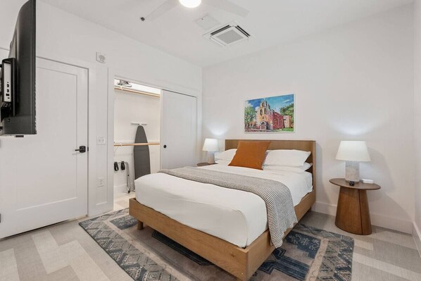 2 bedrooms, iron/ironing board, free WiFi