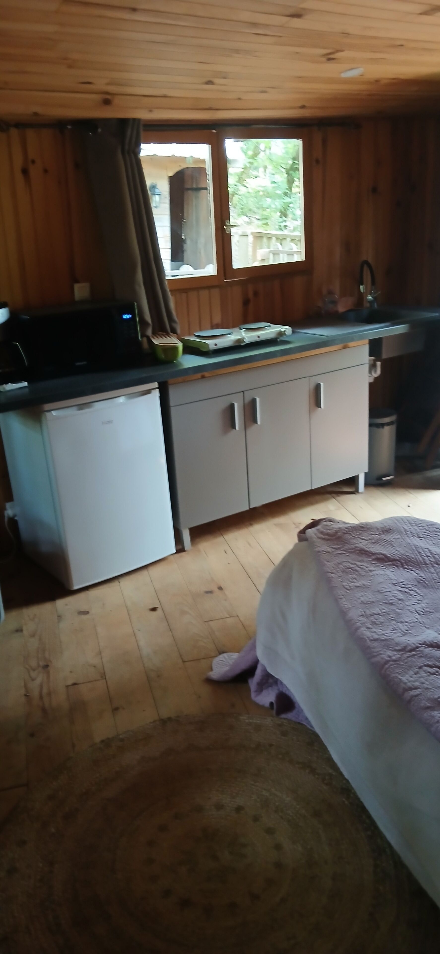 1 多间卧室、床单