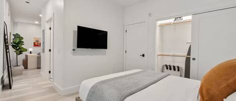 2 bedrooms, iron/ironing board, free WiFi