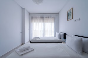 2 chambres, fer et planche à repasser, Wi-Fi gratuit, draps fournis