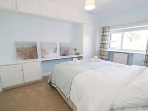 3 bedrooms, individually decorated, individually furnished, free WiFi - Bryn Hyfryd (Conwy)