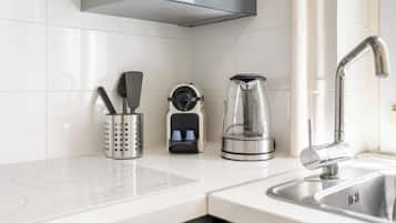 Appartement Deluxe, vue cour intérieure | Cuisine privée