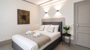 Deluxe Apartment, Courtyard View | Iron/ironing board, travel cot, free WiFi, bed sheets