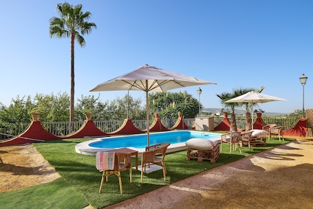 Terrace/patio. Country House 'Holiday House Dehesa Del Colmenar' with Mountain View, Wi-Fi and Air Conditioning
