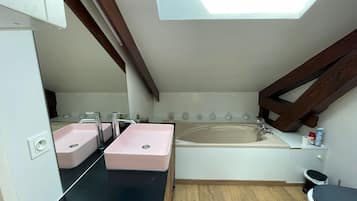 Toallas y papel de baño