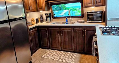 Loaded RV Mins to Boyne | Fire Pit | Dogs OK | Luxury Bed | Trailer Parking