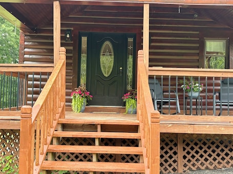 Exterior detail. Country Cabin, an Archer’s Retreat