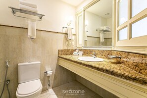 Bathroom - Charmosos Studios no IL Campanario Villaggio Resort ILCJR II (Florianópolis)