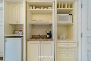 Basic Apartment | Interior