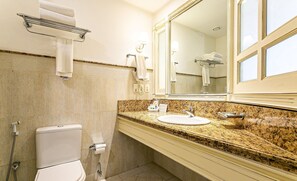 Bathroom - Charmosos Studios no IL Campanario Villaggio Resort ILCJR II (Florianópolis)