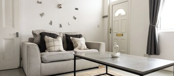 Victoria Road Retreat - Charming 2 Bedroom House