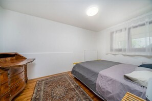 2 bedrooms, iron/ironing board