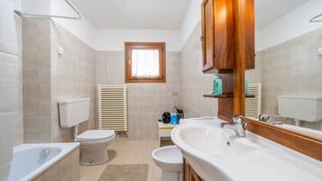 Bidet, asciugamani