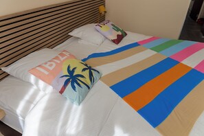 Comfort Double Room | Premium bedding, soundproofing, free WiFi, bed sheets