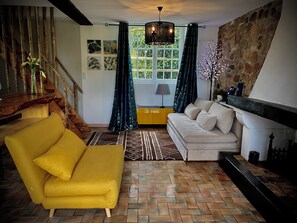 Smart TV y chimenea