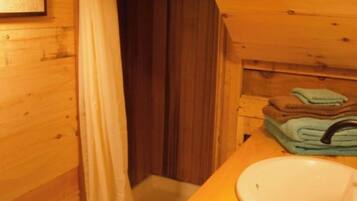 Handdukar, tvÄl och toalettpapper