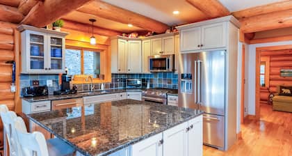 BayKnot Lodge - Dog Friendly, Rumbling Bald Resort, Mountain Privacy, 4 bedrooms