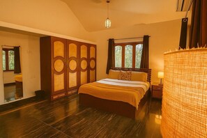 4 bedrooms, WiFi, bed sheets