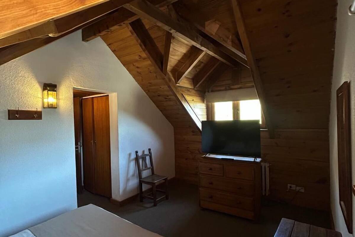 Standard Room | In-room safe, free WiFi