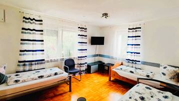 4 Schlafzimmer, Bügeleisen/Bügelbrett, WLAN, Bettwäsche