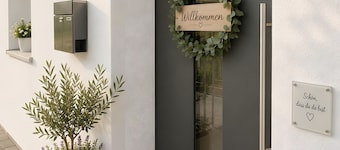 Holiday Home 'Bailey' with Private Garden, Balcony and Wi-Fi