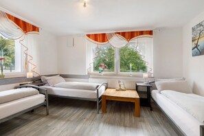2 bedrooms, WiFi, bed sheets