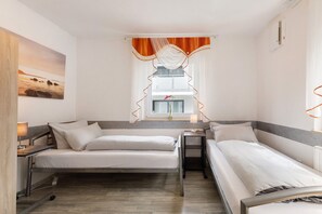 2 bedrooms, WiFi, bed sheets